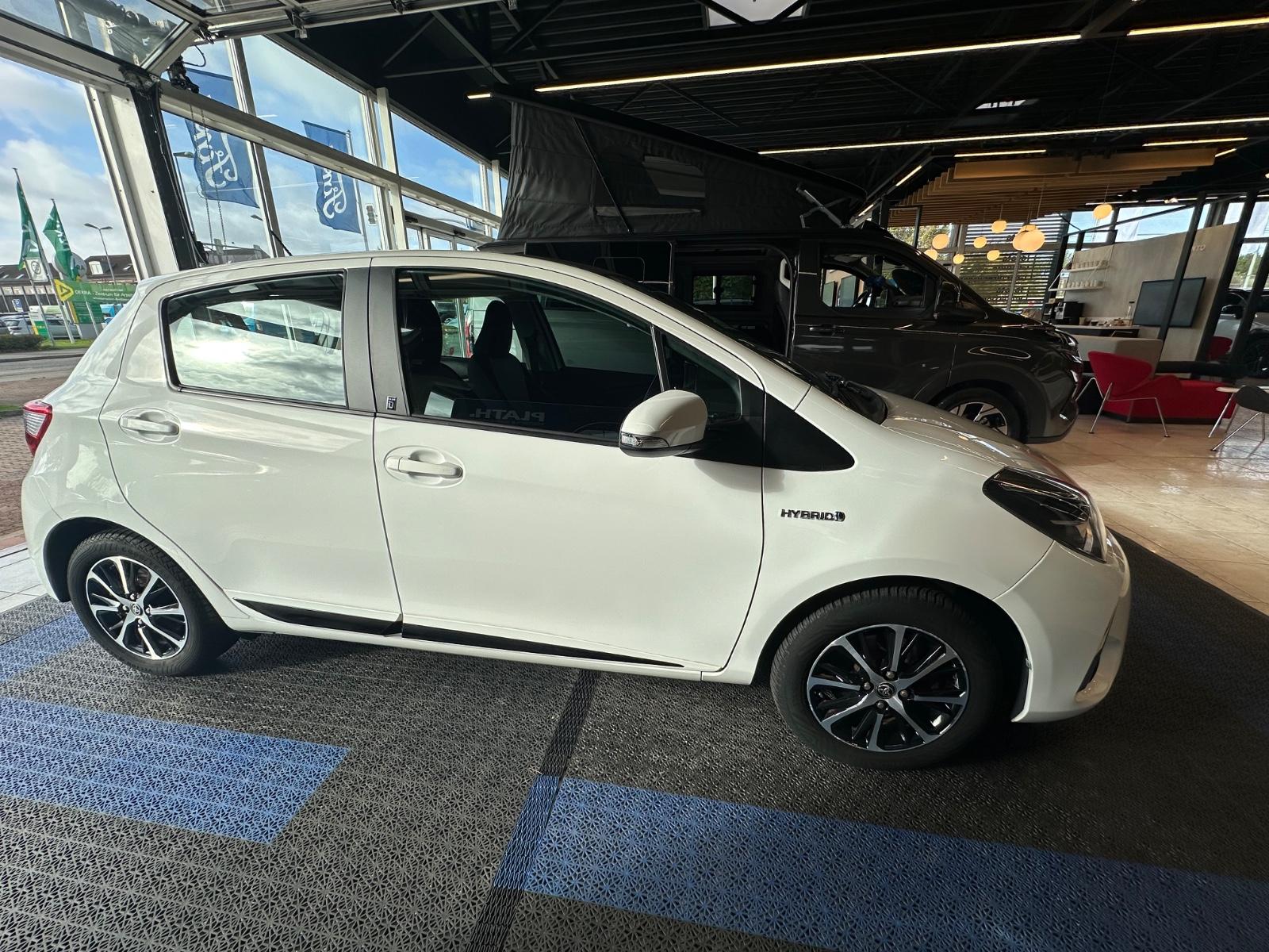Toyota Yaris Hybrid Team D