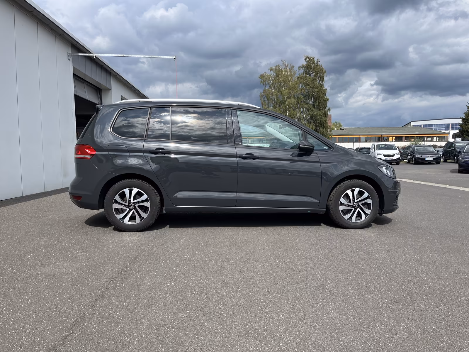 Volkswagen Touran 2.0 TDI ACTIVE 125€ m.20% Anz. STHZ Navi, миниатюра 5