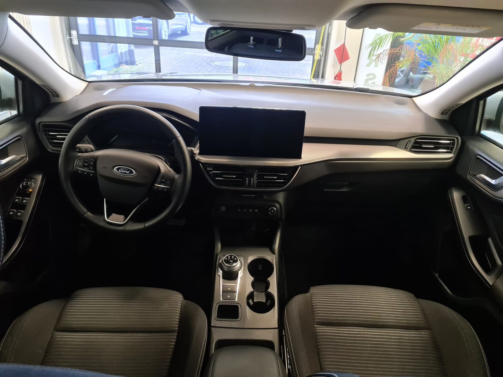 Fahrzeugabbildung Ford Focus Turnier Titanium / 1. Hand / SCHECKHEFT