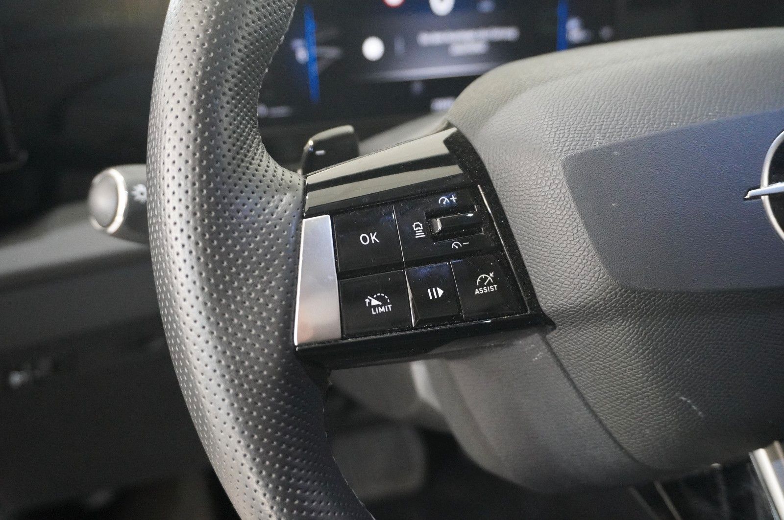 Fahrzeugabbildung Opel Astra L ST 1.5D EDITION NAVI/LED/KAMERA/SHZ/DAB+