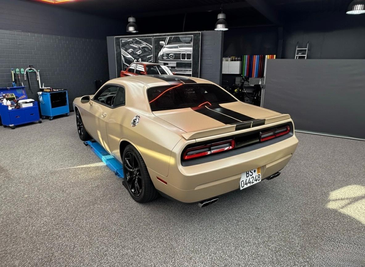 showroom-image-top