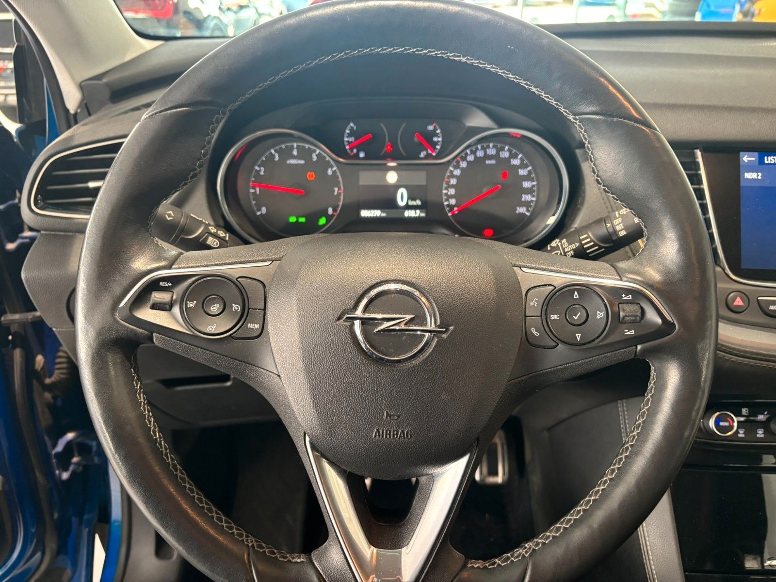 Fahrzeugabbildung Opel Grandland (X) 1.2 INNOV. AHK/NAVI/SHZ/KAMERA/AFL