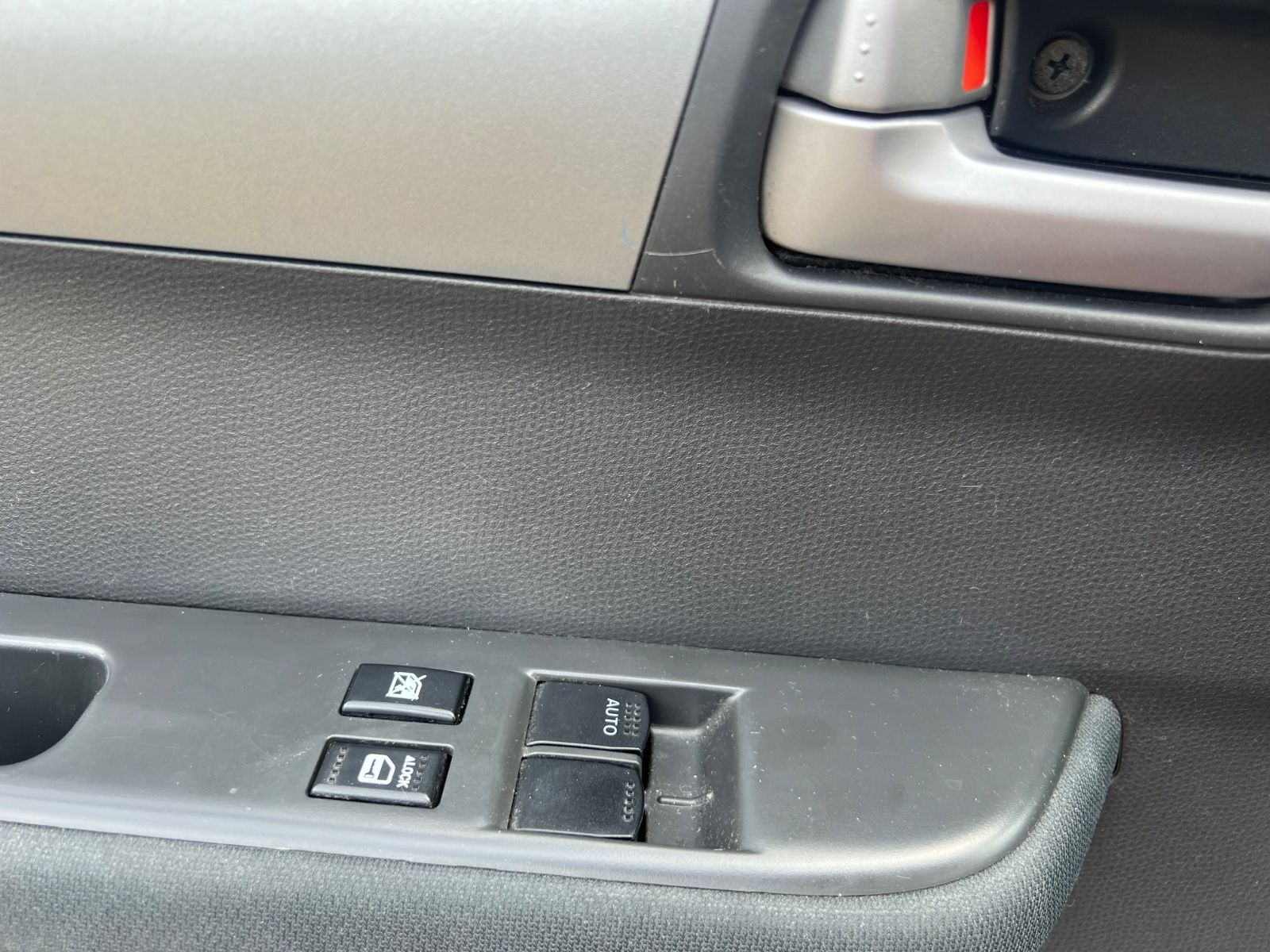 Fahrzeugabbildung Suzuki Swift Lim. * 5.GANG GERÄUSCHE*
