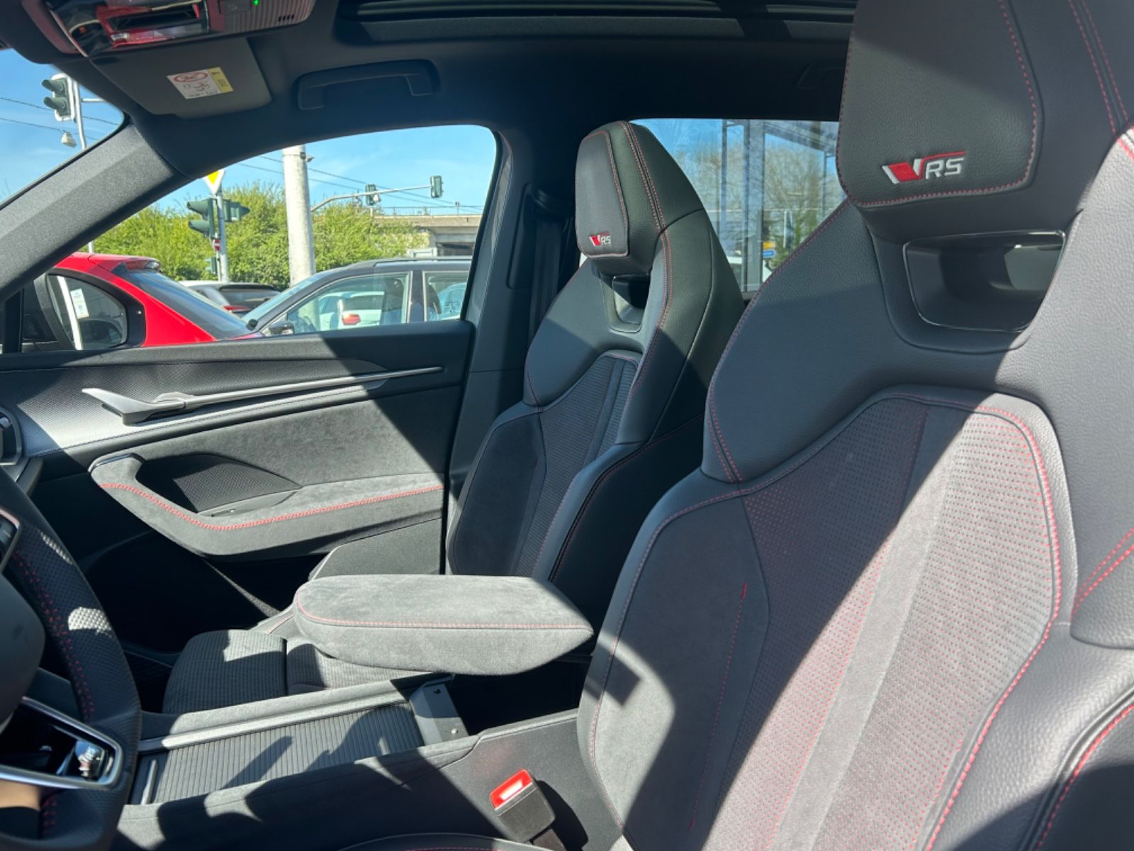 Fahrzeugabbildung SKODA Kodiaq RS 2.0 TSI DSG Matrix Head-Up