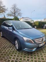Mercedes-Benz B 180 - 2.Hand , Benziner  - Mercedes-Benz B 180 in Bonn