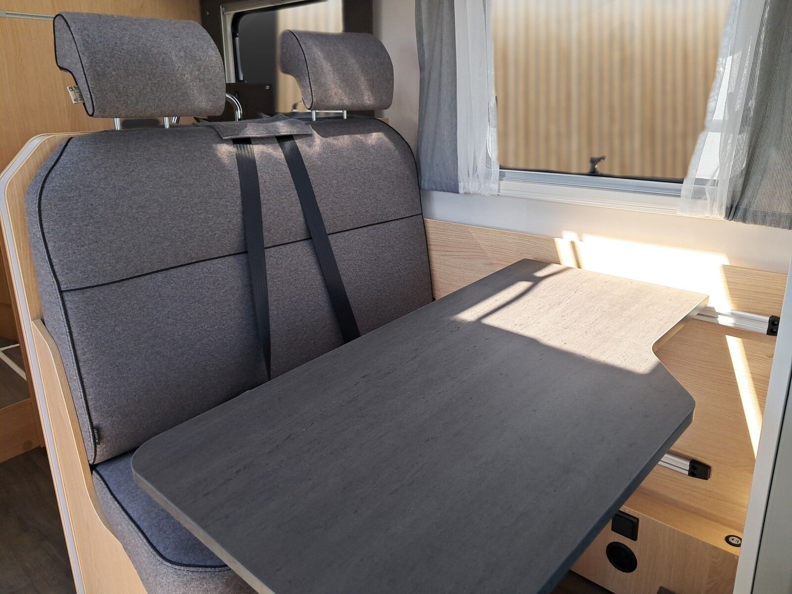 Fahrzeugabbildung Sunlight Adventure T Ford 680 BiXenon,Autom.Abwasserisol.