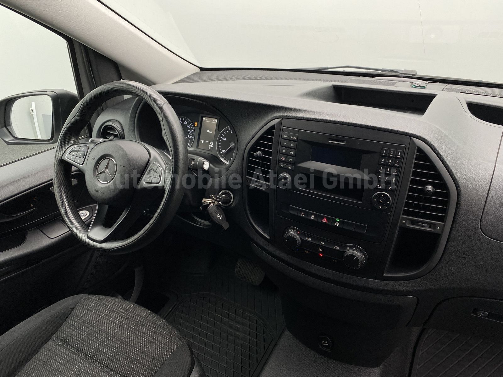 Fahrzeugabbildung Mercedes-Benz Vito Tourer 116 Pro Extralang Automatik (1068)