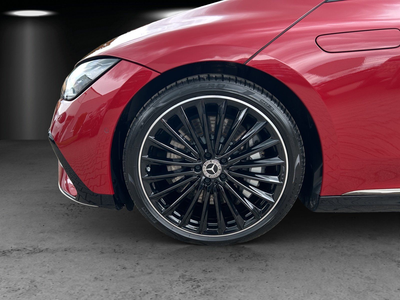 Fahrzeugabbildung Mercedes-Benz EQE350 AMG Prem AIRMATIC Memo DISTRO AHK 4,5°HAL