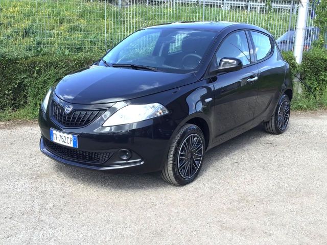 Altele Lancia Ypsilon 1.0 FireFly 5p S&S Hybrid Silver