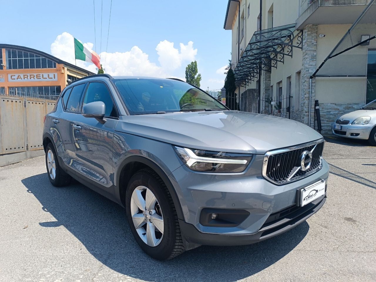 Volvo XC40 D3 Momentum Pro AUTOM. RETROCAMERA NA imagem 3