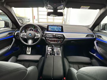 Fahrzeugabbildung BMW 530i M Sport SAG Kamera H/K NavPro AHK Alarm HUD