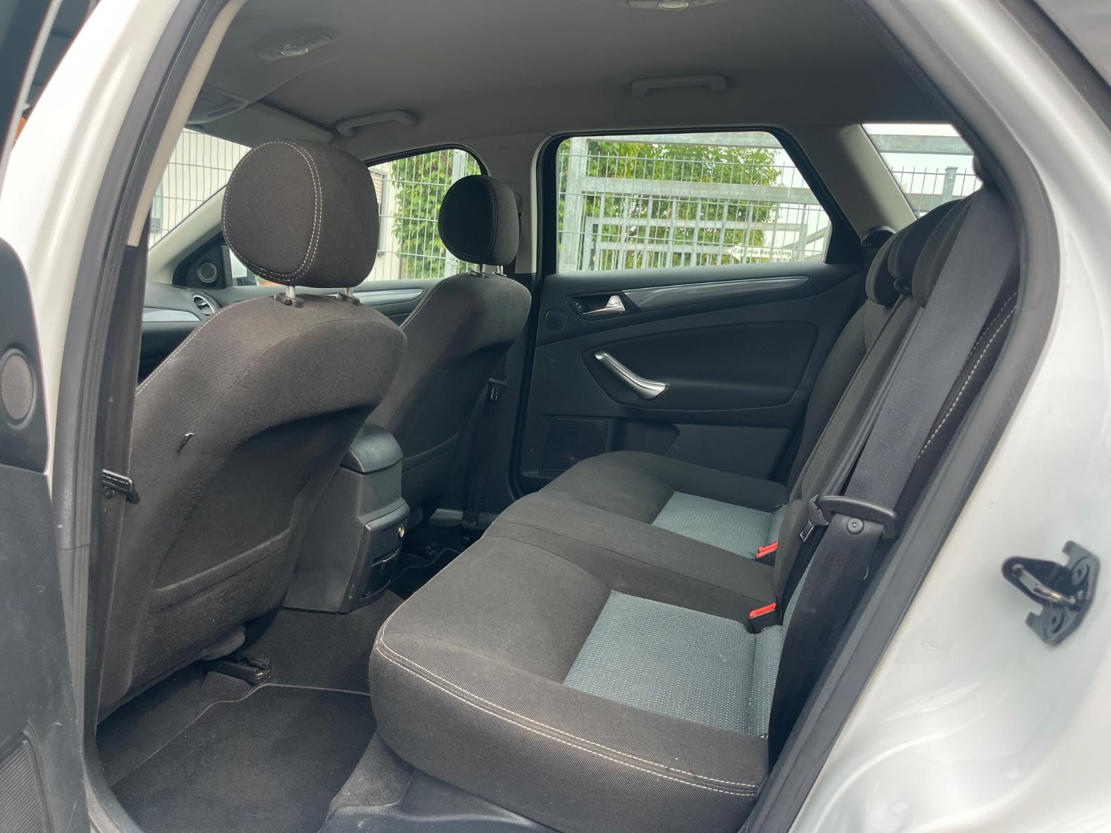 Ford Mondeo 2012 — photo 12
