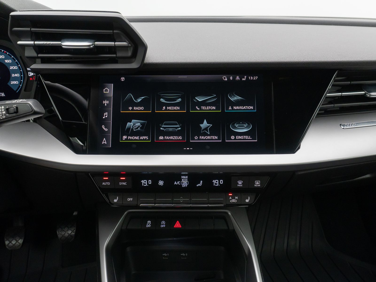 Fahrzeugabbildung Audi A3 35 TFSI Sportback LED PDC Sound Tempomat AHK