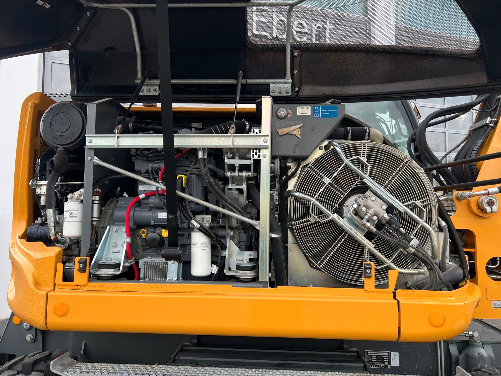 Fahrzeugabbildung Liebherr A 910 C Litronic / 2.381h / SW33