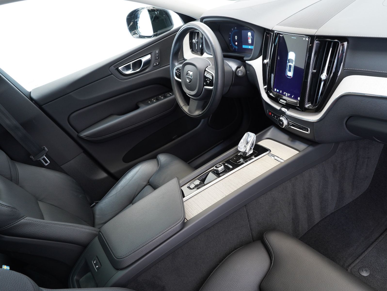 Fahrzeugabbildung Volvo XC60 B4 D AWD Inscription LED/GOOGLE/PANO/AHK