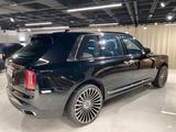 Rolls-Royce Night vision,Shooting Star,R24 - schwarze Rolls-Royce Cullinan
