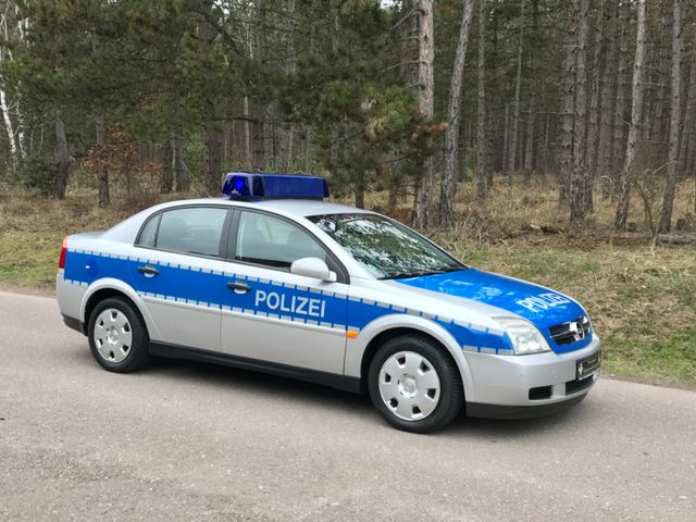 Opel Vectra 2.2 16V  Polizei Filmfahrzeug.