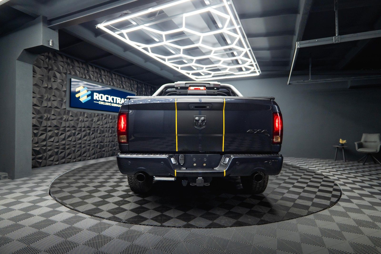 Fahrzeugabbildung Dodge RAM 5.7 V8 HEMI 4x4 OFFROAD Night-Paket *LED*AHK