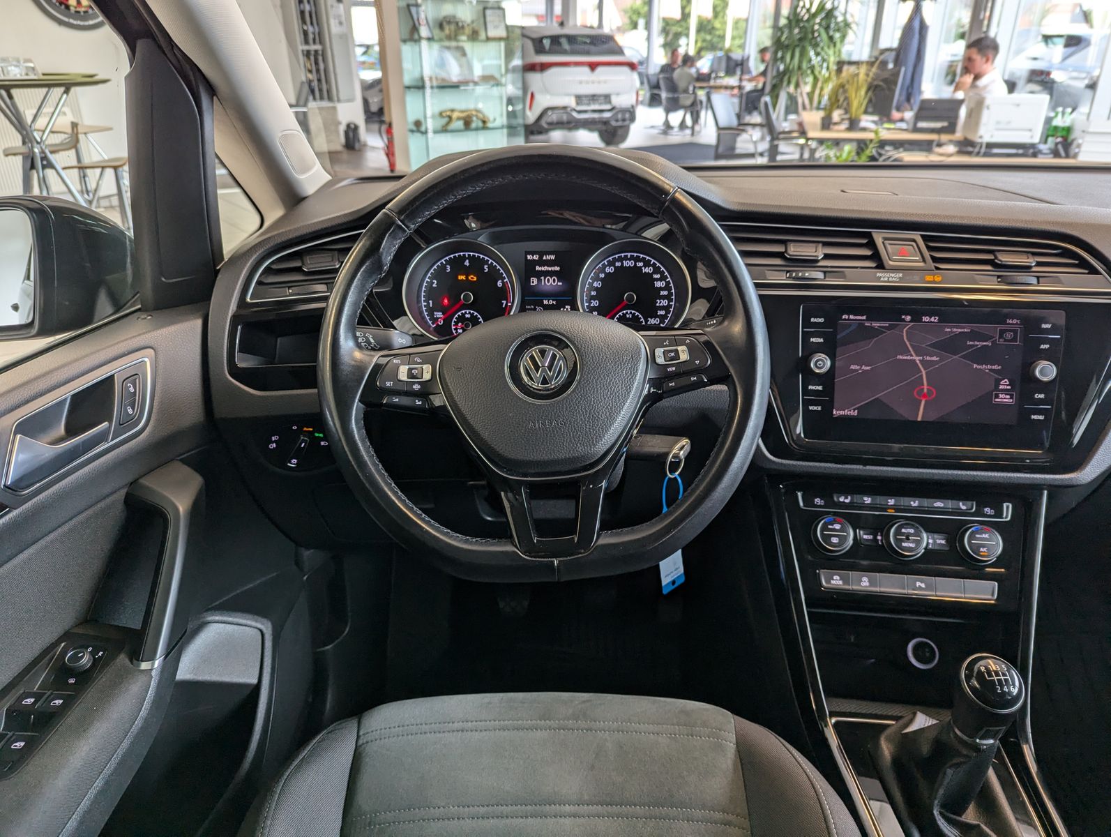 VW Touran 1.5 TSI Highline 7-Sitze Kamera LED AHK - Image 15
