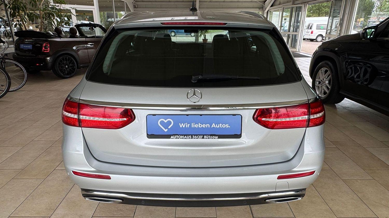 Mercedes-Benz E 220 E 220 d  Avantgarde LED/NAVI/CARPLAY