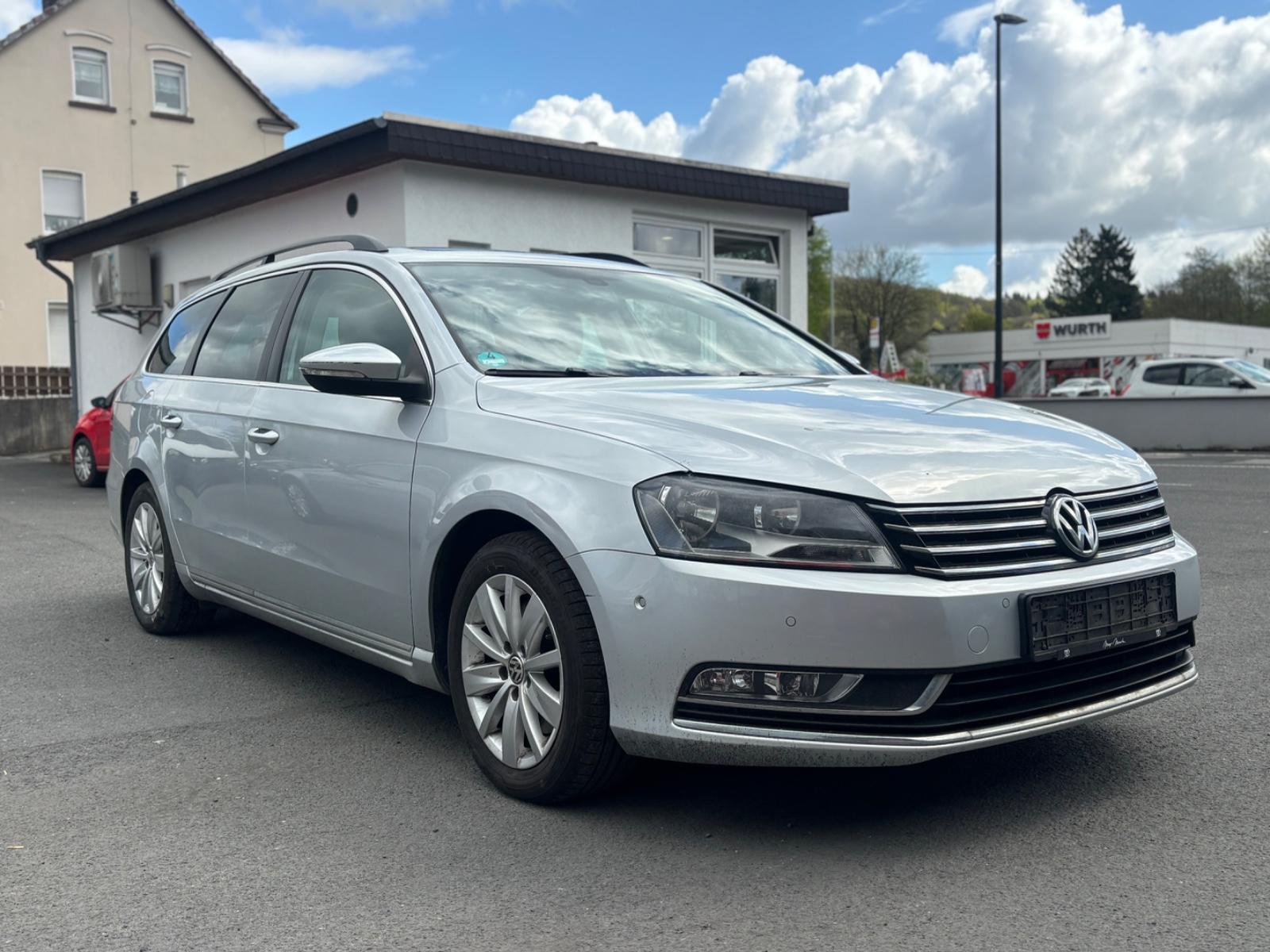 Volkswagen Passat Variant *PANO*KEYLESS*1.HAND*NAVI*PDC*SHZ
