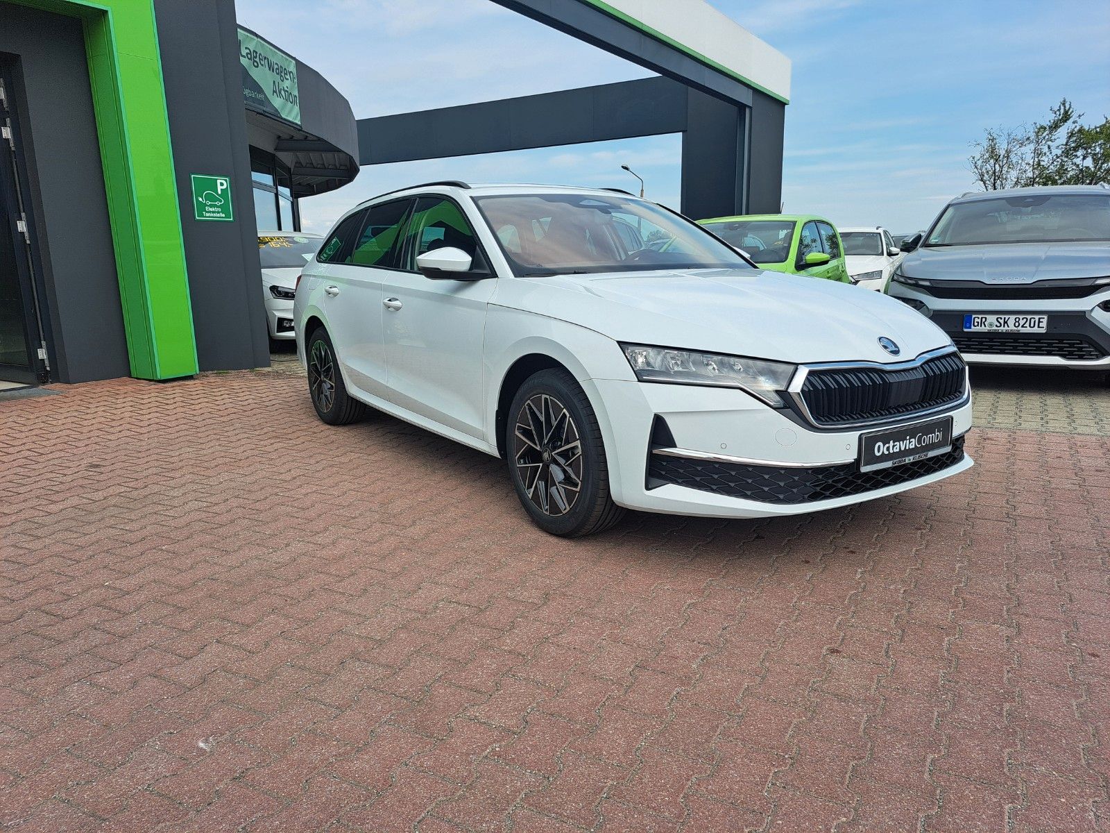 Skoda OCTAVIA Combi 1.5 TSI mHEV 110 kW 150 PS DSG imagem 3