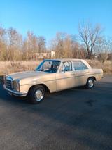 Mercedes-Benz 220 - Mercedes-Benz 220 mit Diesel-Antrieb: Limousine, Schaltgetriebe
