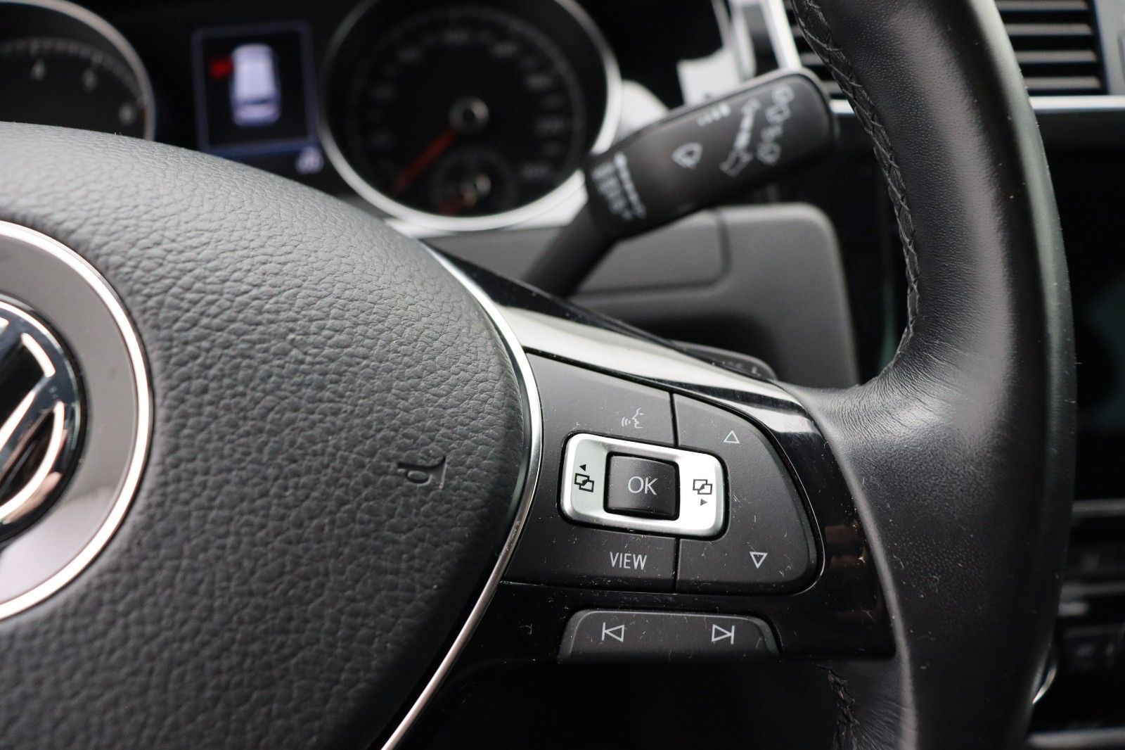 Fahrzeugabbildung Volkswagen Golf VII Variant 1.5 DSG Highline