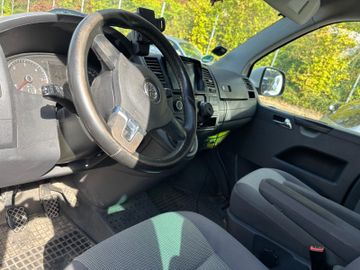 Volkswagen T5 Caravelle - 2