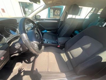 Volkswagen Passat - 12