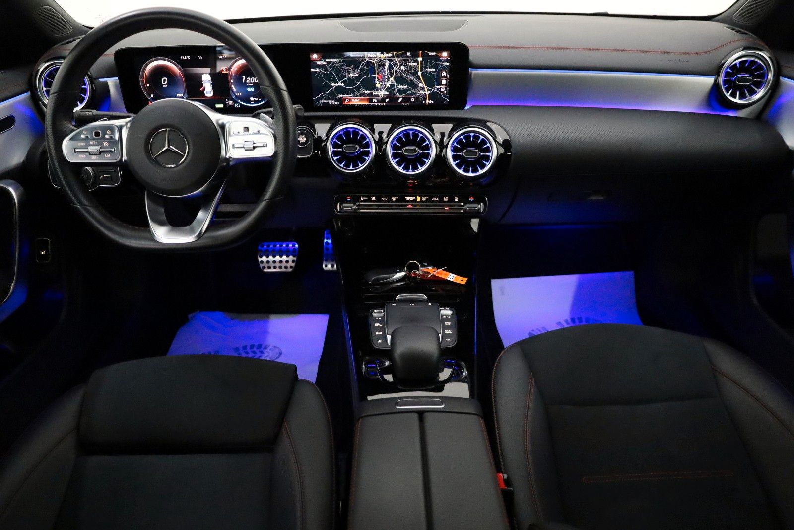 Fahrzeugabbildung Mercedes-Benz CLA 250 e Coupe AMG line,Navi,LED,SH,Kamera