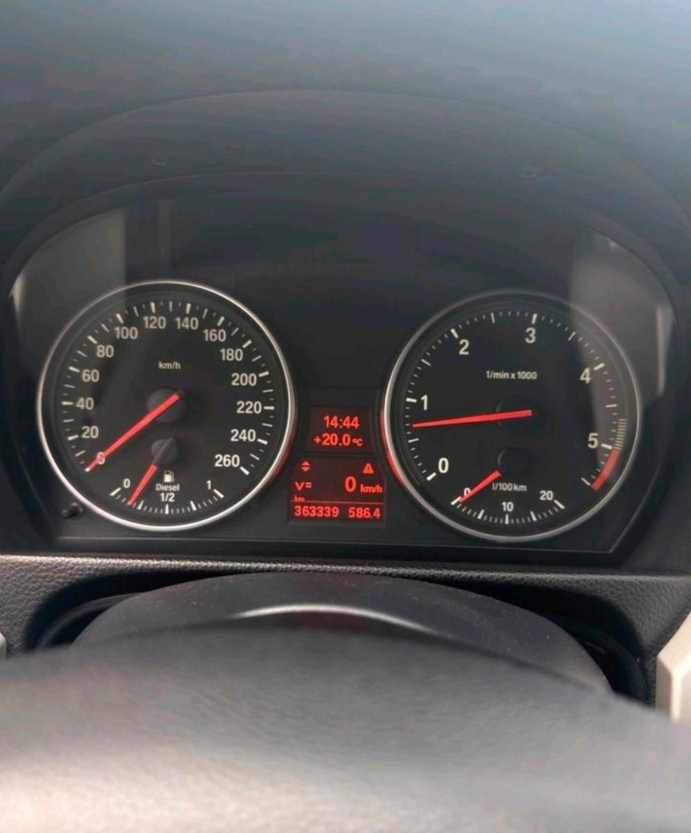 BMW 330 2012 — engine 245 HP (180kW)