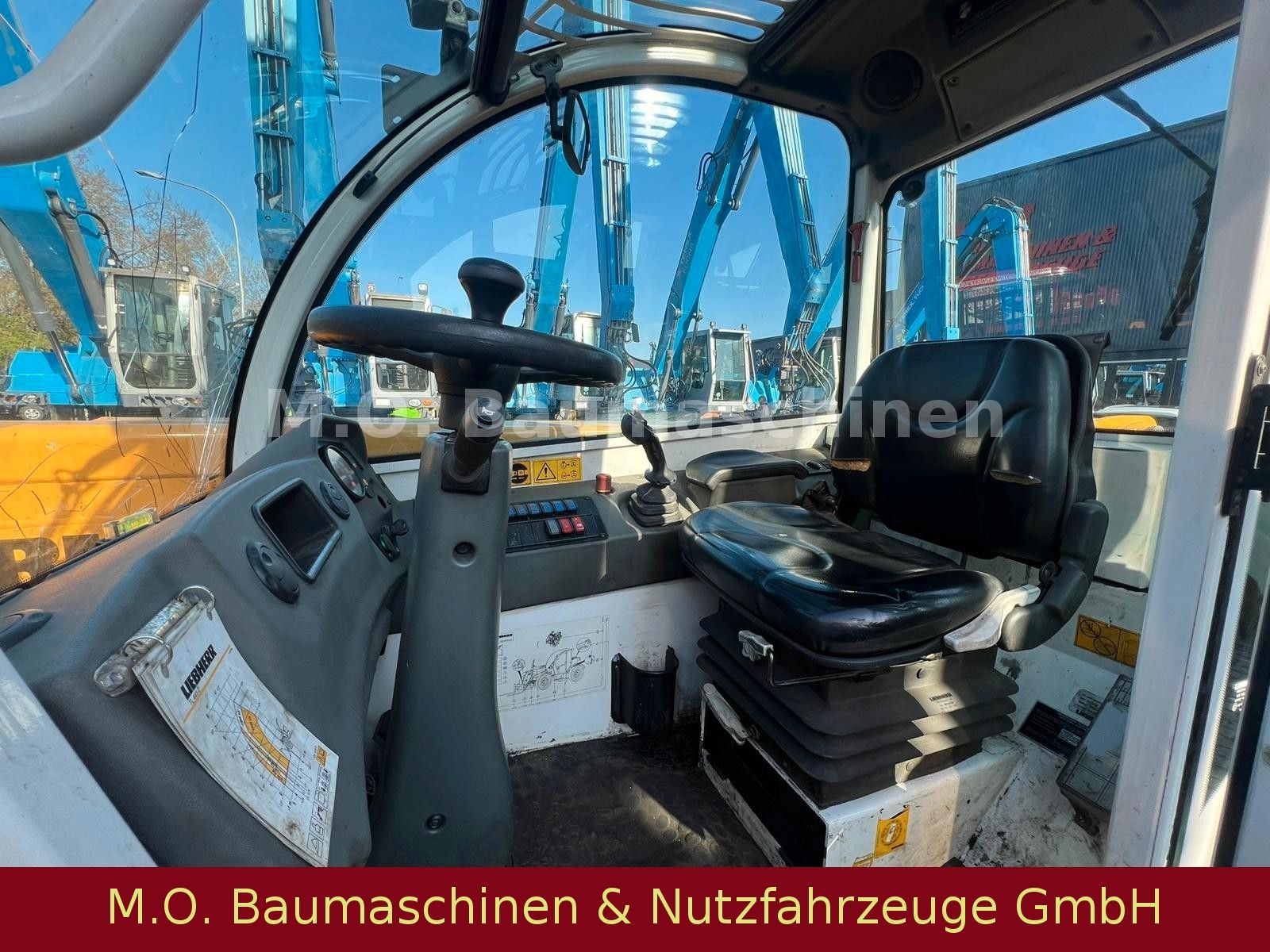 Fahrzeugabbildung Other Liebherr TL 441-7/7m/4,1t /SW/Gabel+Schaufel