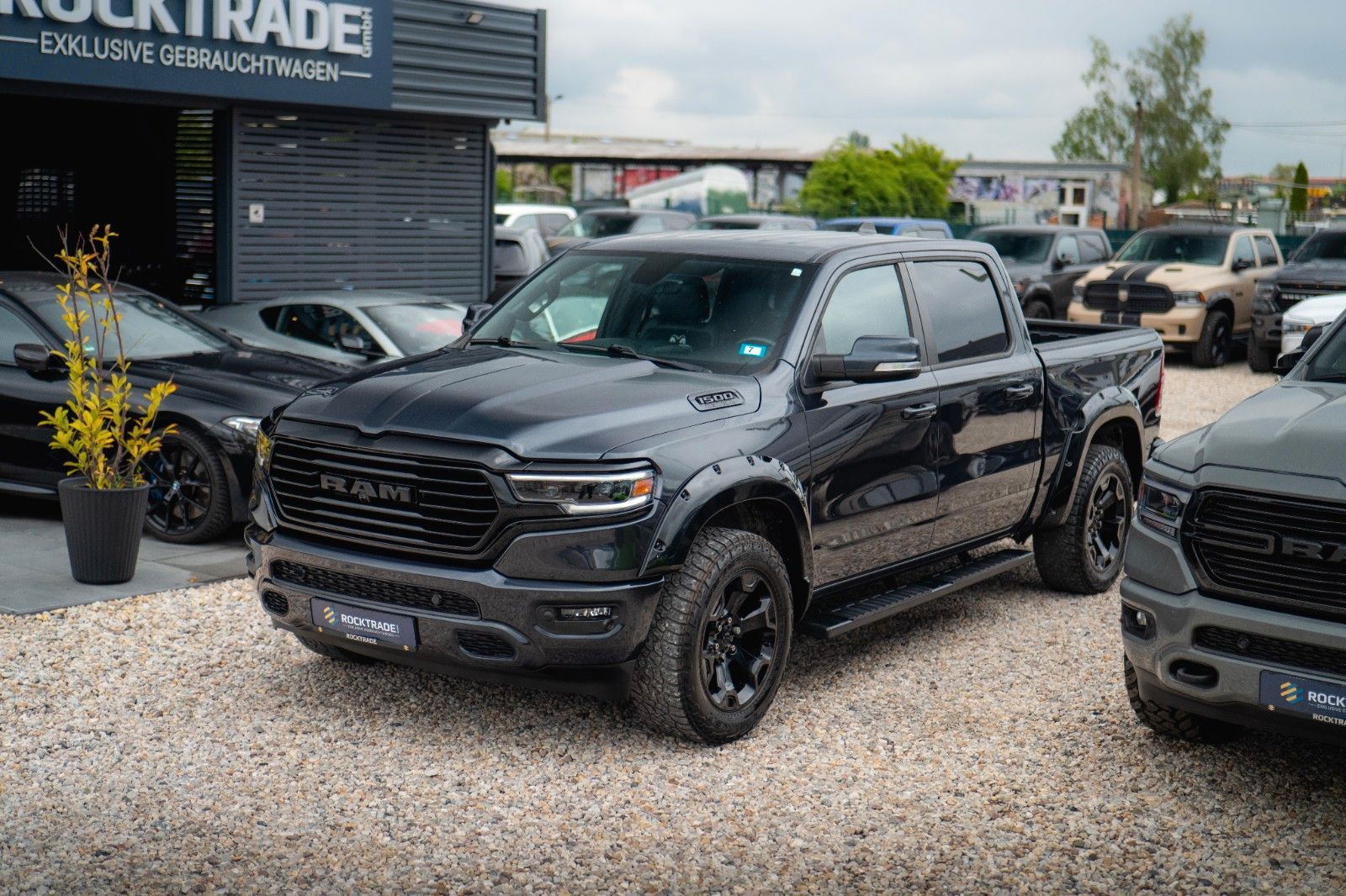 Fahrzeugabbildung Dodge RAM 5.7 V8 HEMI 4x4 OFFROAD Night Limited 19%