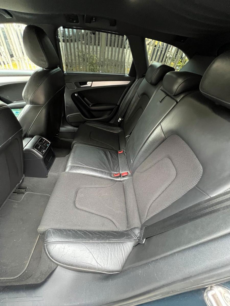 Audi A4 2009 — photo 6