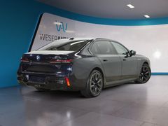 Fahrzeugabbildung BMW i7 M70 xDrive EXECUTiVE THEATRE B&W DIAMOND SKY