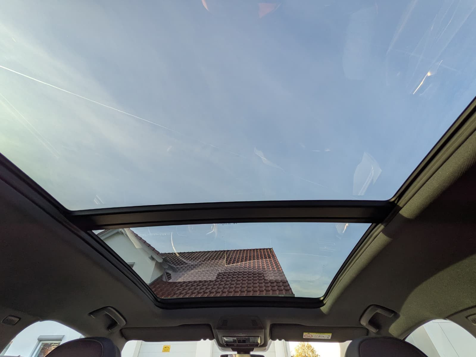 Fahrzeugabbildung Volkswagen Tiguan 2.0TDI R-Line 4M Pano Black Matrix AHK 20