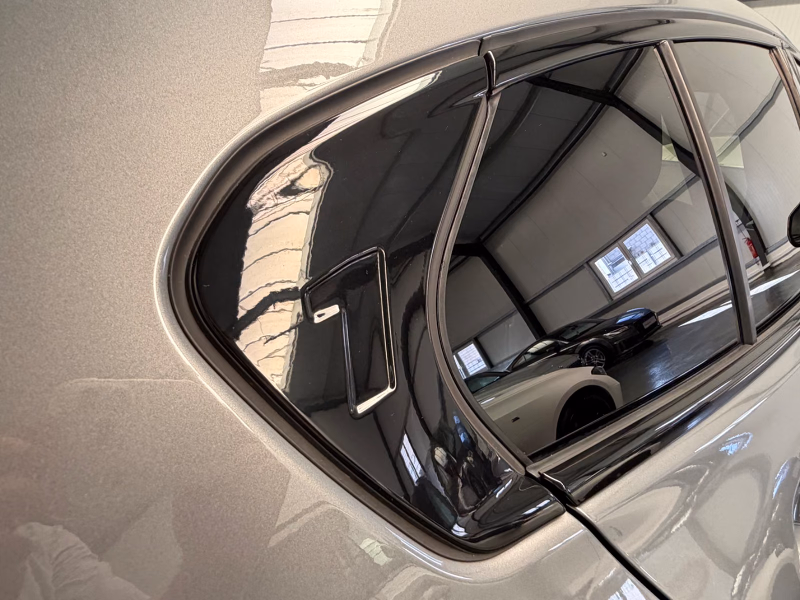 BMW 1 Series M Sport Pro Paket/Sonderausstattung, миниатюра 21