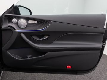Fahrzeugabbildung Mercedes-Benz E 200 Coupé 9G-Tronic Burmester Kamera DAB Sport