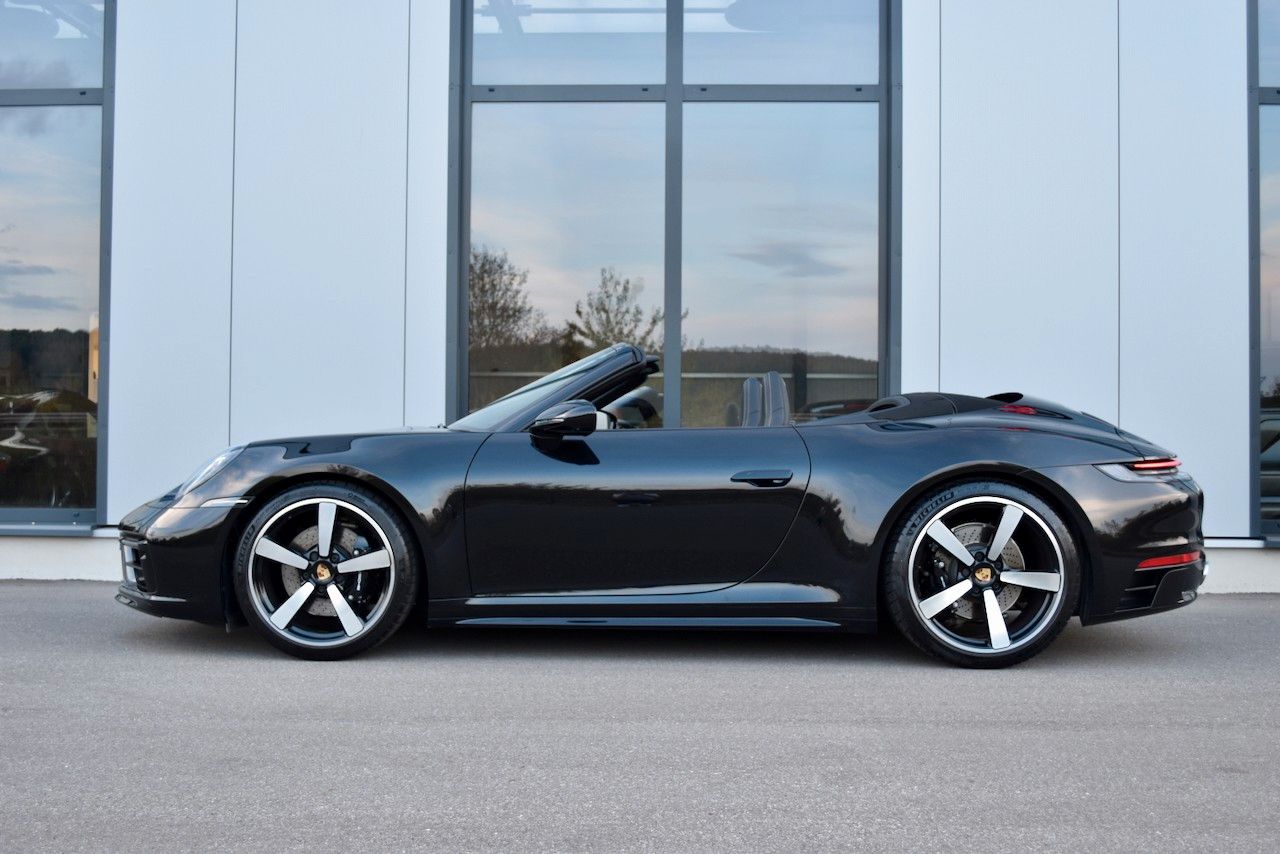 Porsche 992 CARRERA S CABRIO DESIGNPAKET BURMESTER 1HAND foto 2