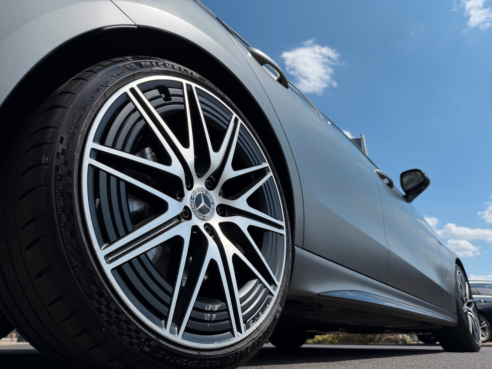 Fahrzeugabbildung Mercedes-Benz C 43 AMG T HUD+Pano+360°+StdH+Digital+Distr+20"