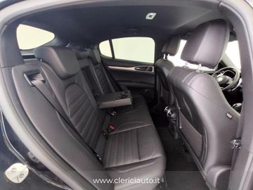 Alfa-Romeo Stelvio - 5