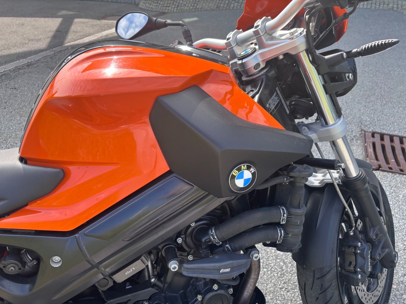 Fahrzeugabbildung BMW F 800 R, Sportauspuff AC-Schnitzer, Heckumbau,