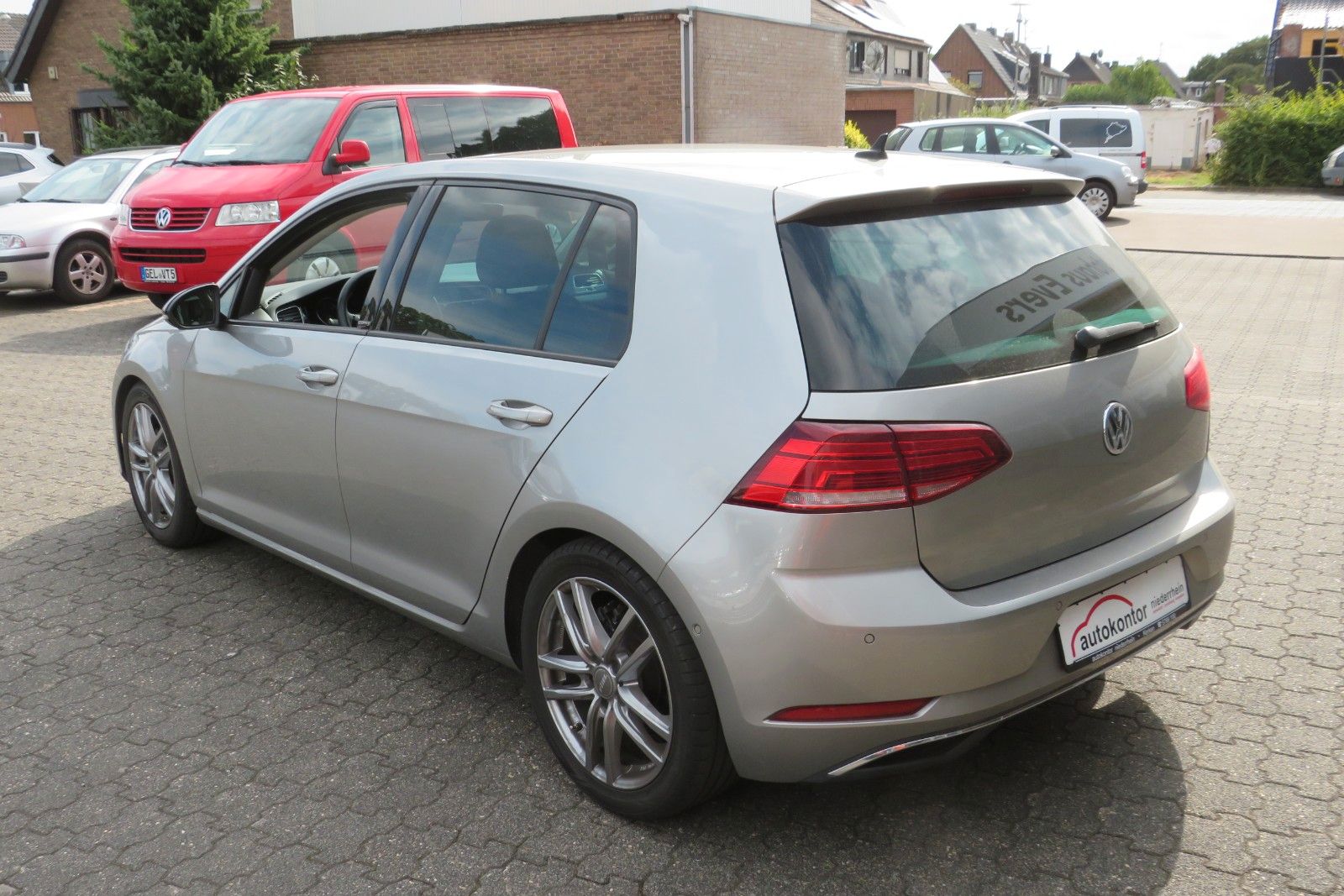 Fahrzeugabbildung Volkswagen Golf TDI IQ.DRIVE ACC NAVI AHK LED SPORTPAKET