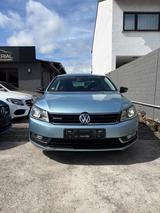 Volkswagen Passat 1.6 TDI Lim. XENON/LED/TEMPOMAT/SZH/RFK - Volkswagen Passat aus 2012 mit Diesel-Antrieb: Limousine