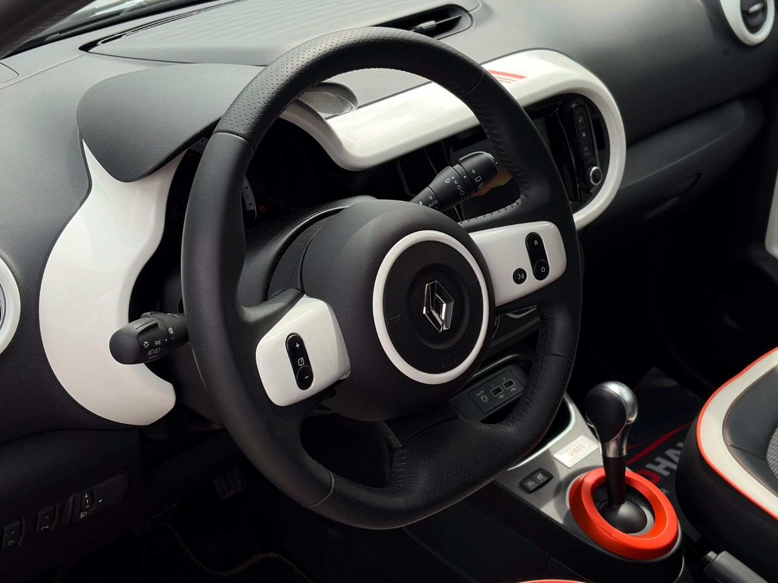 Fahrzeugabbildung Renault Twingo Vibes Electric SHZ CAM BT Temp. CarPlay