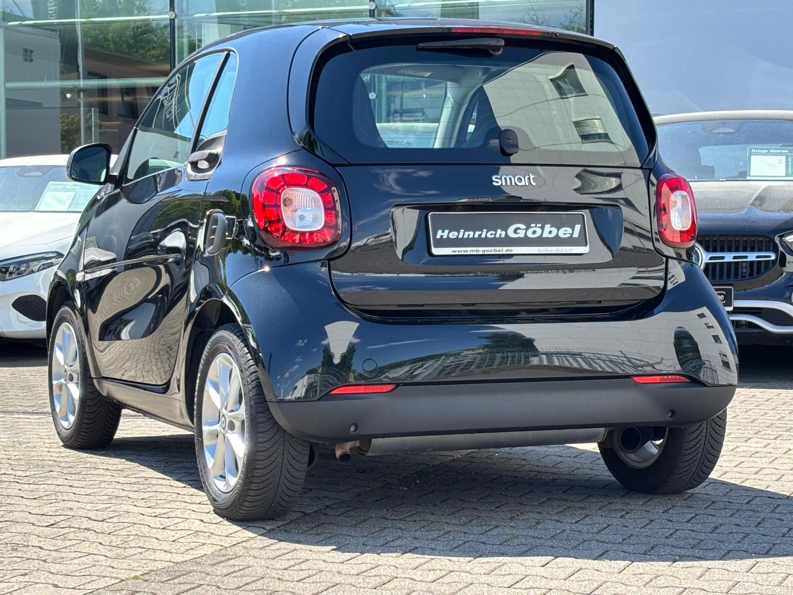 Fahrzeugabbildung Smart fortwo coupe passion (52kW) PANO GJR SITZHEIZUNG