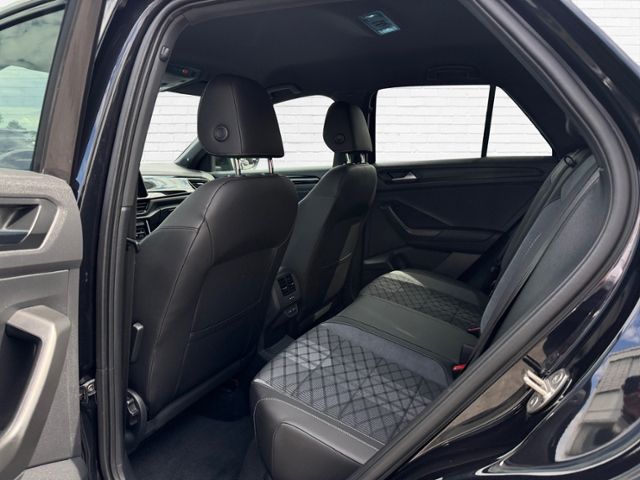 Fahrzeugabbildung Volkswagen T-Roc R-Line 2.0 TSI 4MOTION 190 PS DSG MTRX NAV