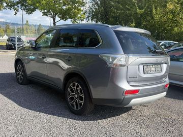 Mitsubishi Outlander - 3