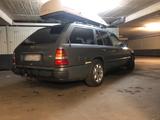 Mercedes-Benz W124 S124 T Modell 250 D mit H - Kennzeichen - Mercedes-Benz 250 mit Diesel-Antrieb: Kombi, D